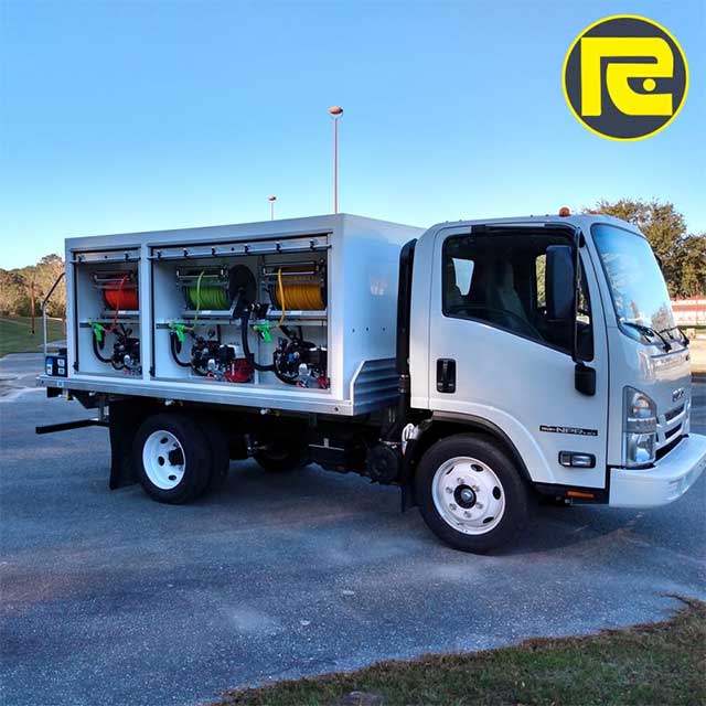 Semi-Enclosed Spray Trucks